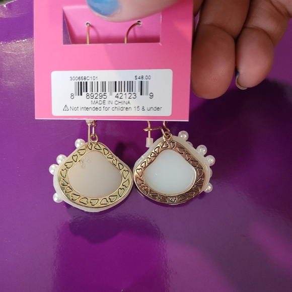 Betsey Johnson shell/ starfish earrings NWT - Picture 7 of 17